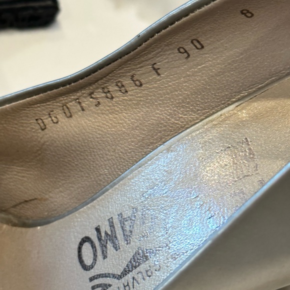 Beautiful,elegant Vintage Salvatore Ferragamo peep toe heels size 8! - Picture 10 of 16